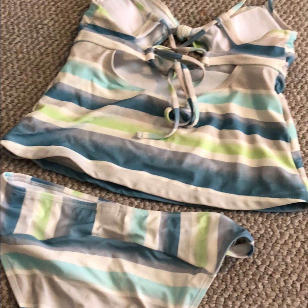 Bathing suit - Picture 3 of 3